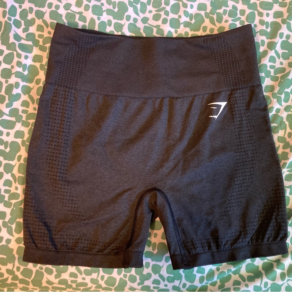 Gymshark Vital Seamless 2.0 shorts in color Black Marl Size Medium